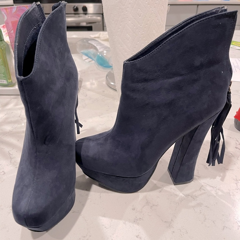 C. Label boots